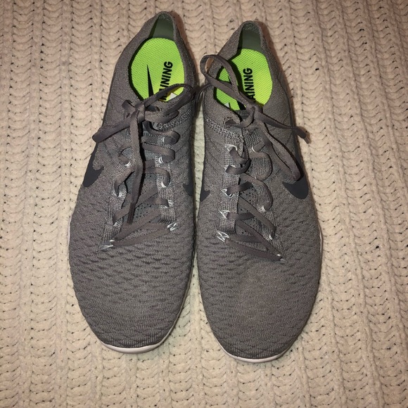 Nike shoes. Size 9 - Picture 1 of 3
